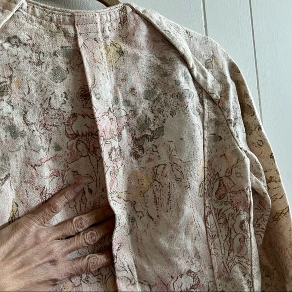Cream Wilfred Aritzia 100% Linen Pastel Floral Print Blazer - Picture 7 of 12
